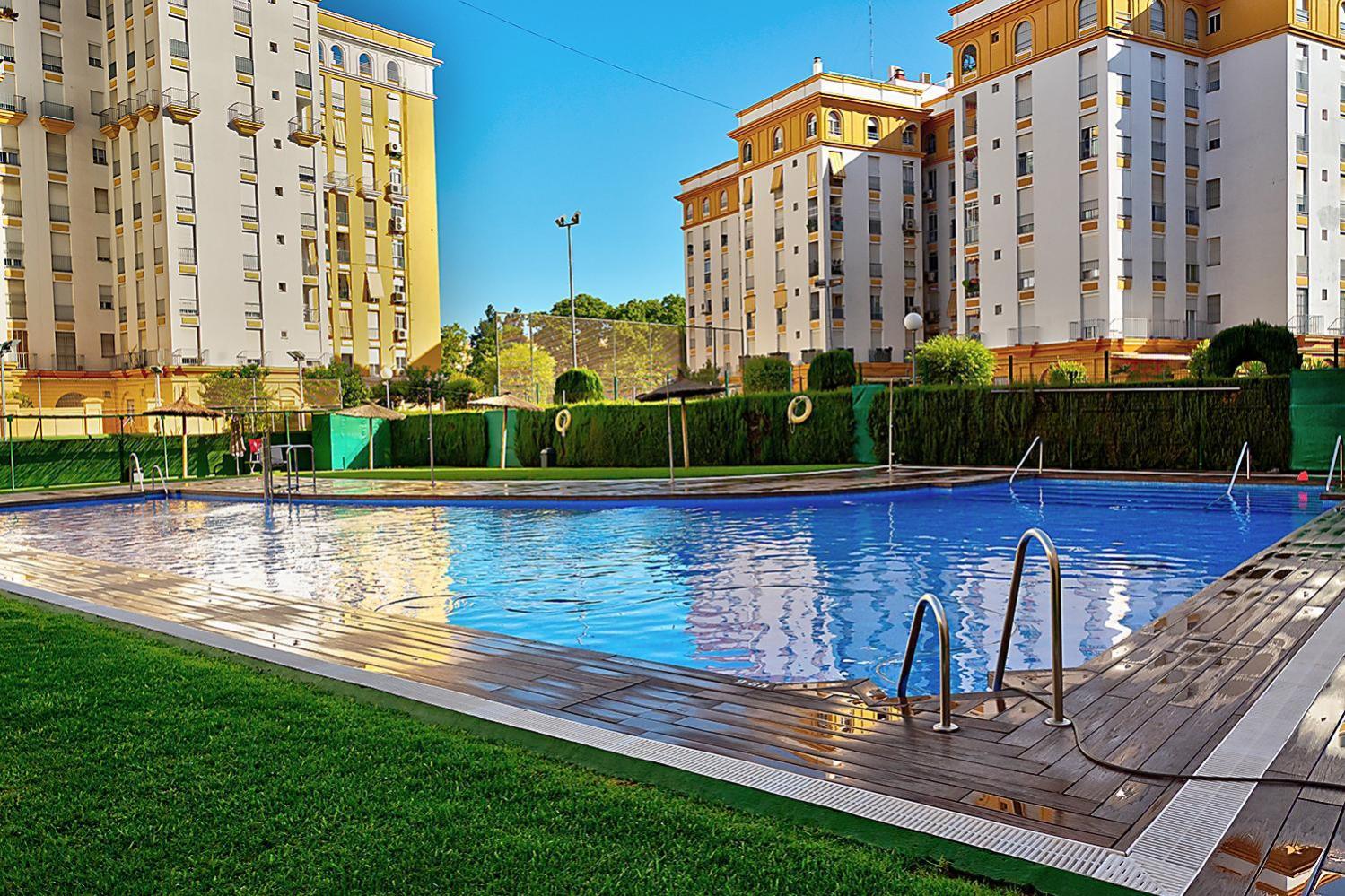 Apartment Luxury In With Pool