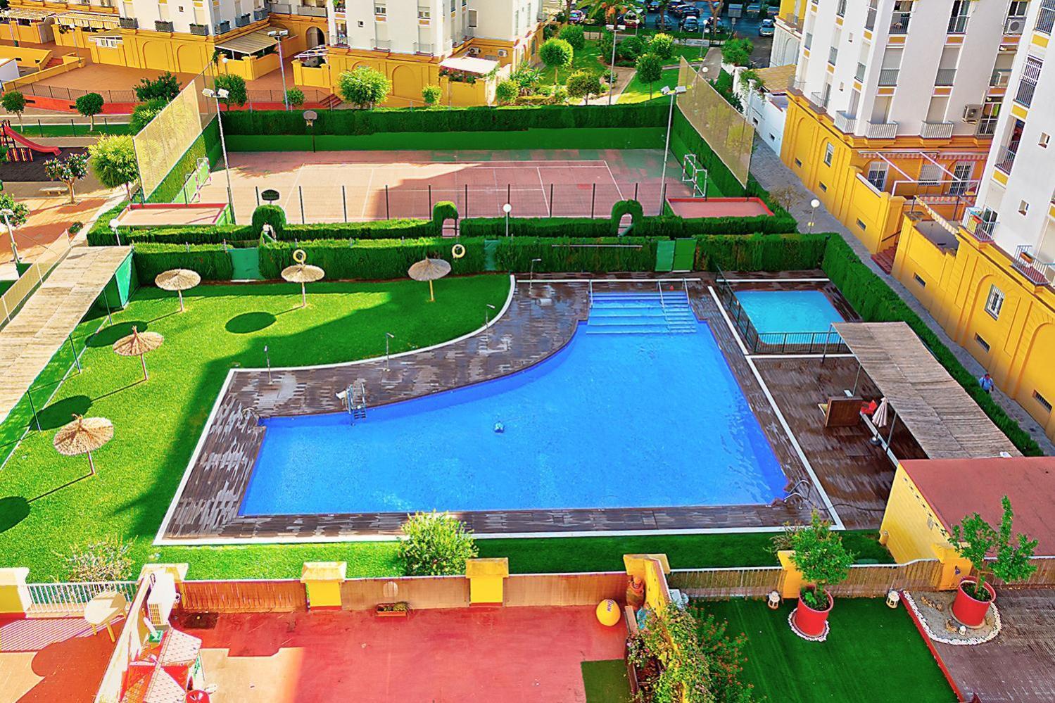 Luxury In With Pool *