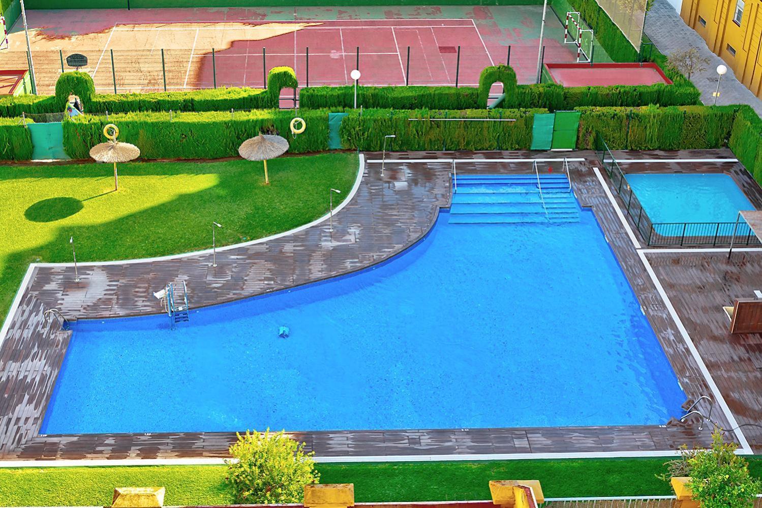 Luxury In With Pool *